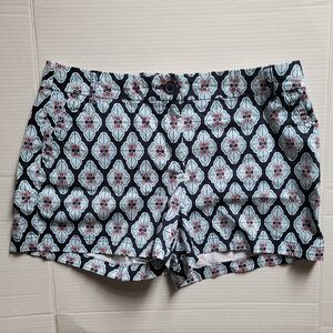 Crown & Ivy shorts size 12P mid rise preppy summer beach casual petite floral